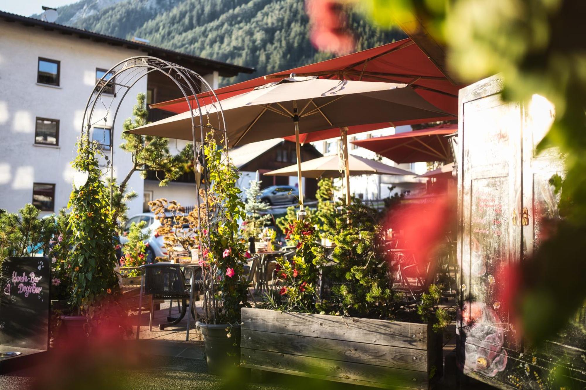 Berghotel Basur - Das Schihotel Am Arlberg Флірш Екстер'єр фото
